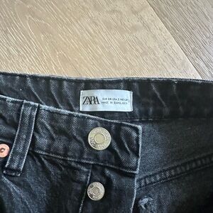 Black slightly distressed casual jean!